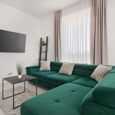 Blanco Lägenhet Oradea Exteriör bild